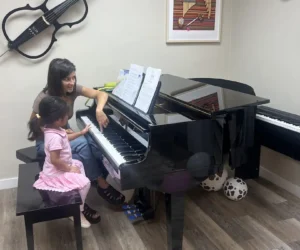kids playing piano at Montana preschool